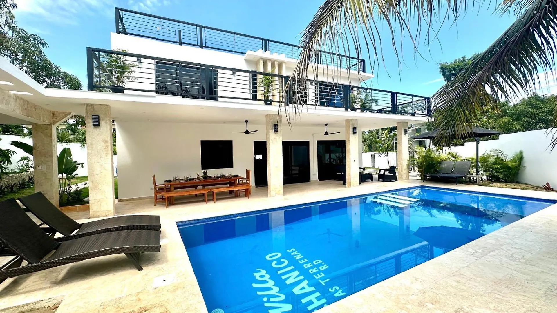 New Grand 5 Bedroom Villa With Pool And Full Outdoor Kitchen ! contacts