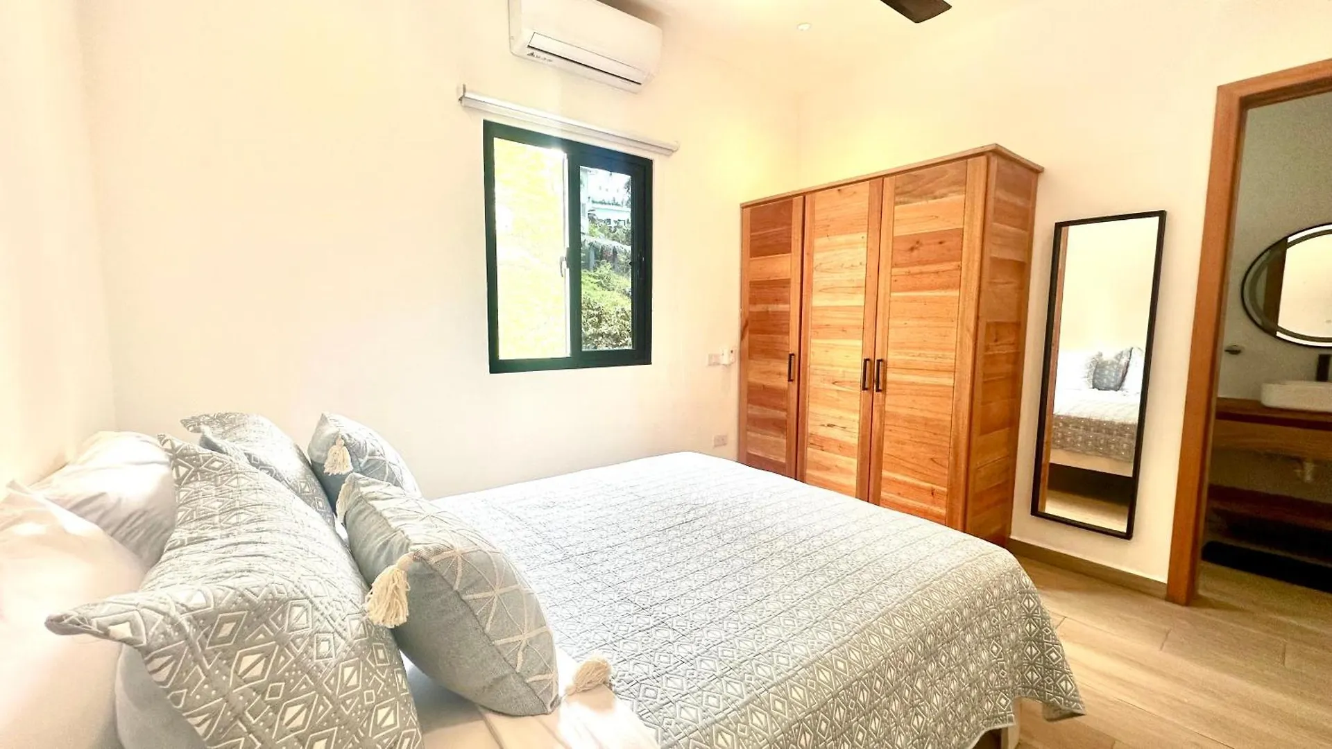 New Grand 5 Bedroom Villa With Pool And Full Outdoor Kitchen ! Las Terrenas Holiday home